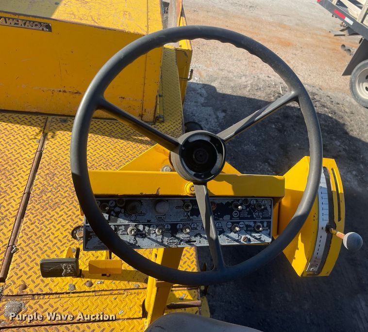 image for item LJ9624 1988 Blaw Knox PF-172  paver