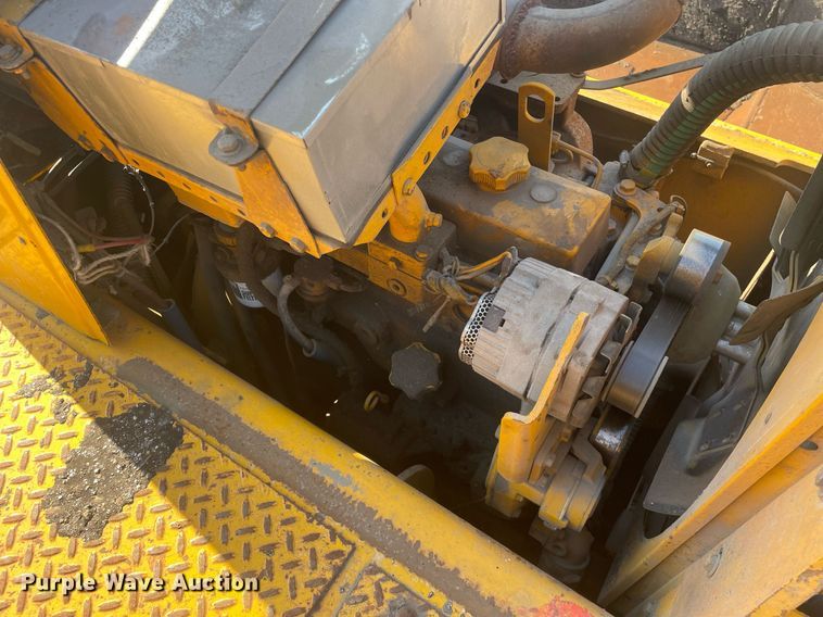 image for item LJ9624 1988 Blaw Knox PF-172  paver