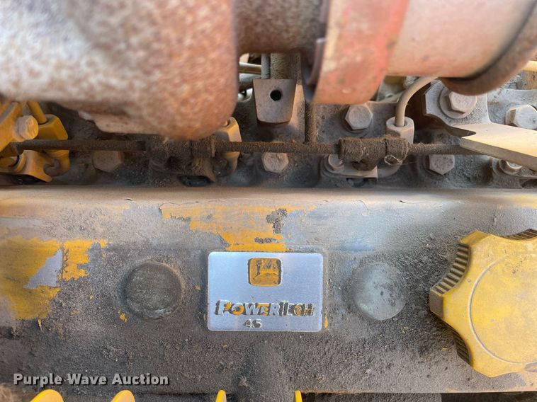 image for item LJ9624 1988 Blaw Knox PF-172  paver