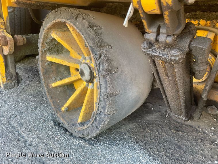 image for item LJ9624 1988 Blaw Knox PF-172  paver