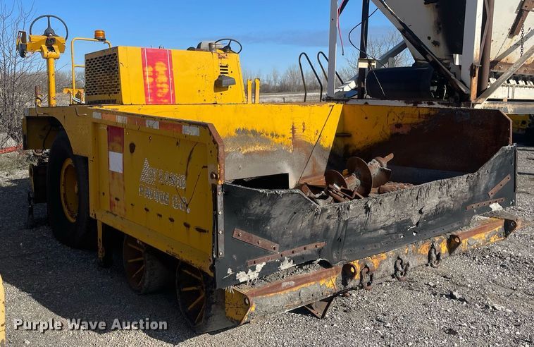 image for item LJ9624 1988 Blaw Knox PF-172  paver