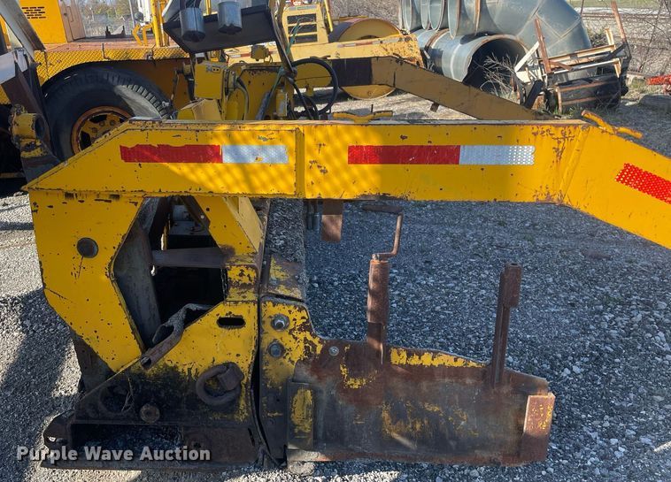 image for item LJ9624 1988 Blaw Knox PF-172  paver