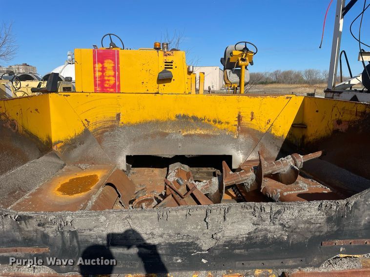 image for item LJ9624 1988 Blaw Knox PF-172  paver