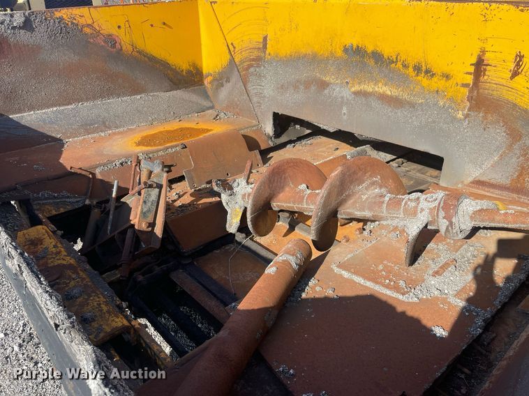 image for item LJ9624 1988 Blaw Knox PF-172  paver