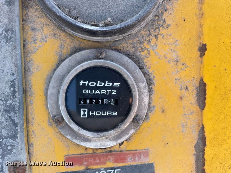 image for item LJ9624 1988 Blaw Knox PF-172  paver