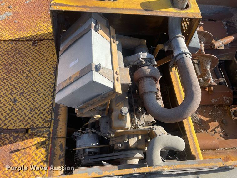 image for item LJ9624 1988 Blaw Knox PF-172  paver