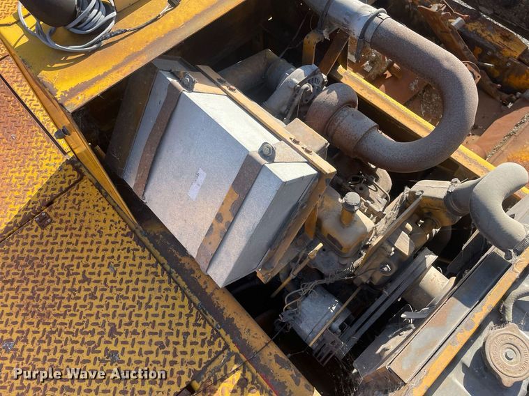 image for item LJ9624 1988 Blaw Knox PF-172  paver