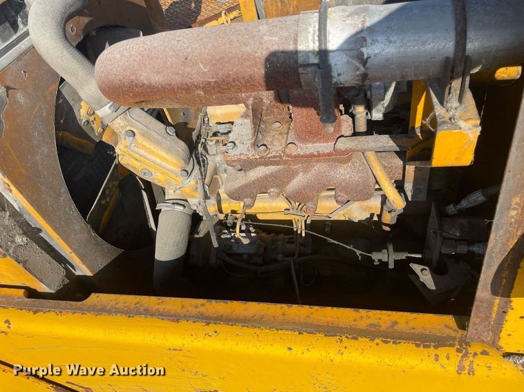 image for item LJ9624 1988 Blaw Knox PF-172  paver