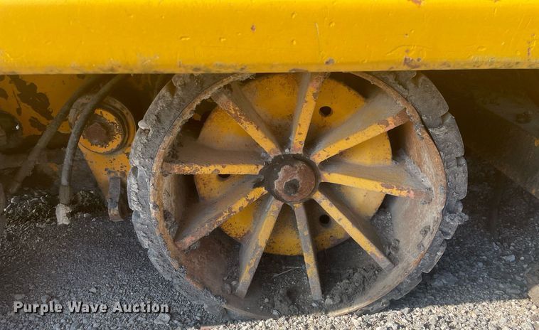 image for item LJ9624 1988 Blaw Knox PF-172  paver