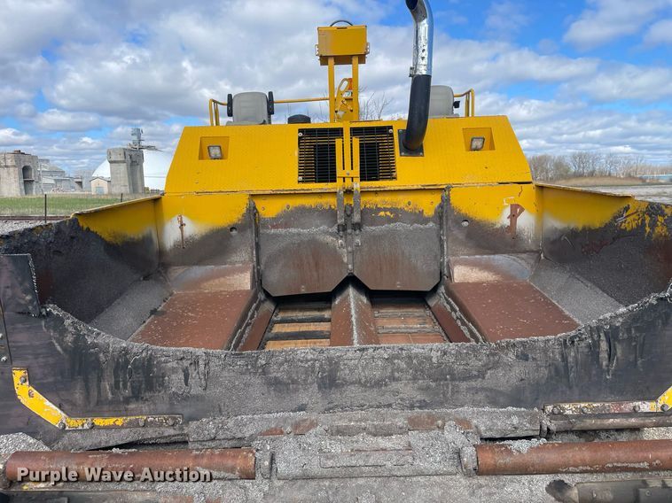 image for item LJ9627 2000 Cedarapids CR451  paver