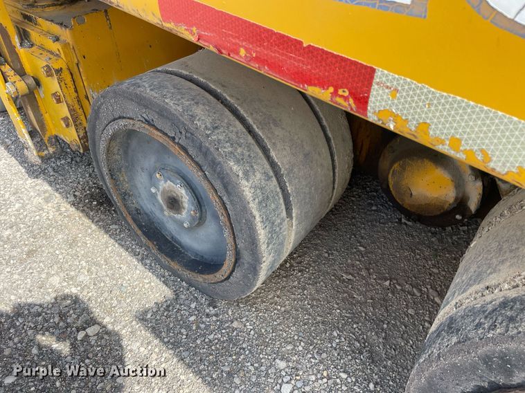 image for item LJ9627 2000 Cedarapids CR451  paver