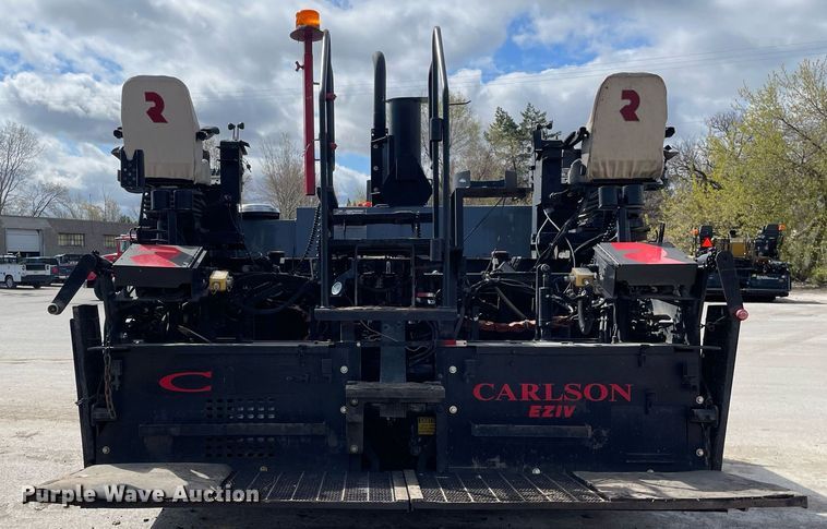 image for item LJ9628 2007 Roadtec RP195  paver