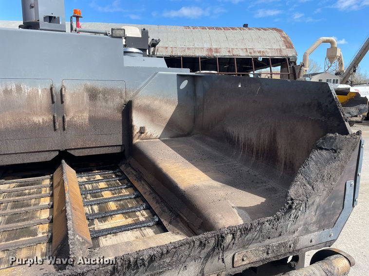 image for item LJ9628 2007 Roadtec RP195  paver