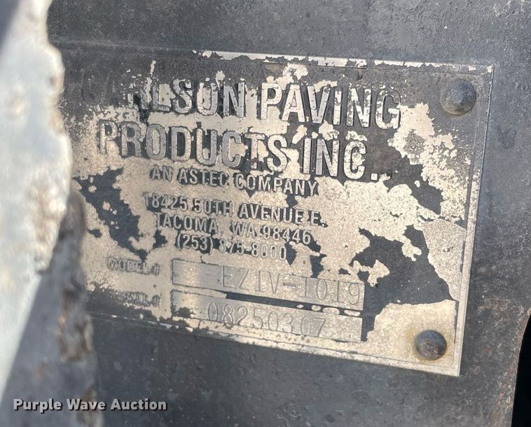 image for item LJ9628 2007 Roadtec RP195  paver