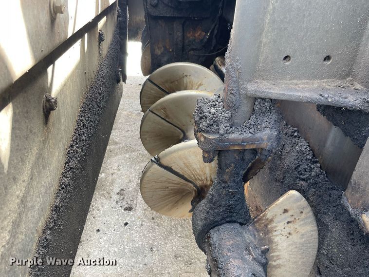 image for item LJ9628 2007 Roadtec RP195  paver