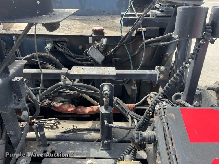 image for item LJ9628 2007 Roadtec RP195  paver