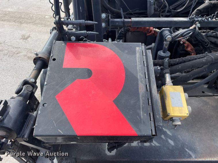 image for item LJ9628 2007 Roadtec RP195  paver