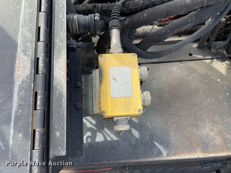 image for item LJ9628 2007 Roadtec RP195  paver