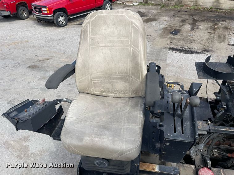 image for item LJ9628 2007 Roadtec RP195  paver