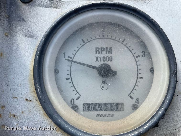 image for item LJ9628 2007 Roadtec RP195  paver