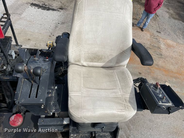 image for item LJ9628 2007 Roadtec RP195  paver