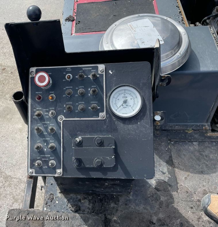 image for item LJ9628 2007 Roadtec RP195  paver