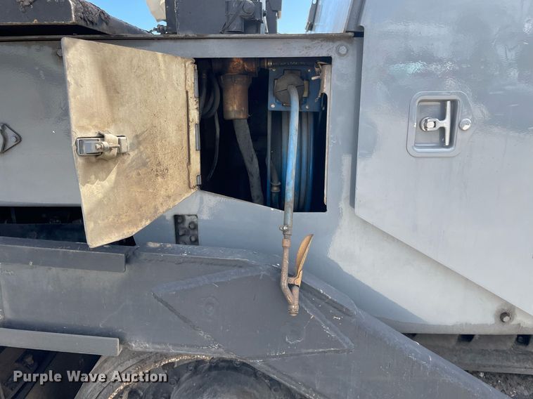 image for item LJ9628 2007 Roadtec RP195  paver