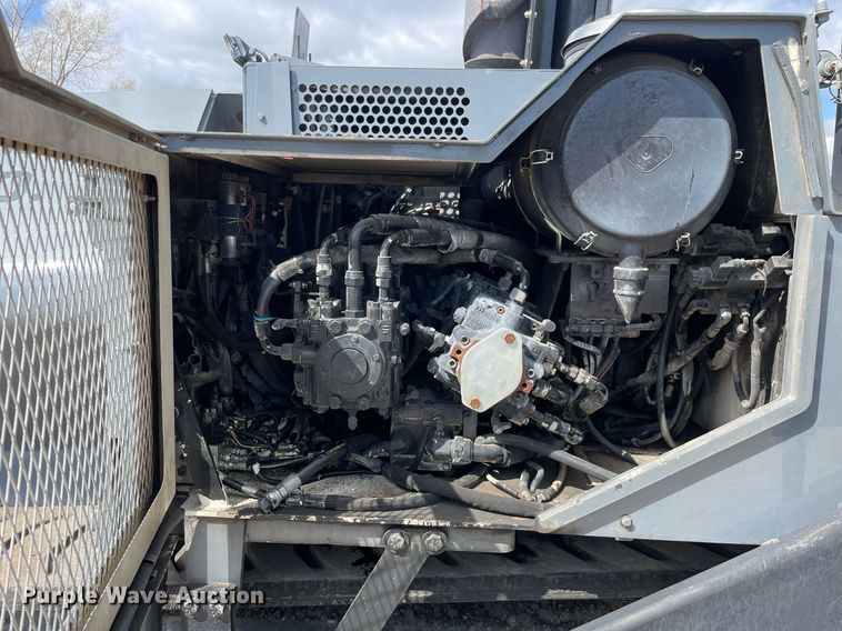 image for item LJ9628 2007 Roadtec RP195  paver