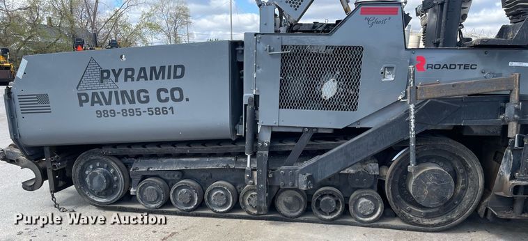 image for item LJ9628 2007 Roadtec RP195  paver