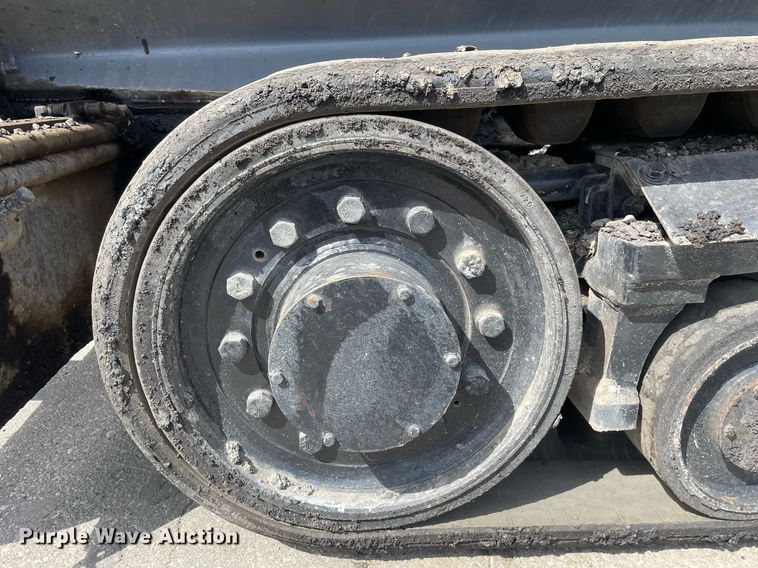 image for item LJ9628 2007 Roadtec RP195  paver