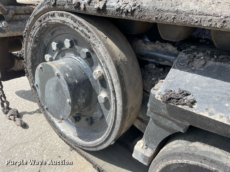 image for item LJ9628 2007 Roadtec RP195  paver