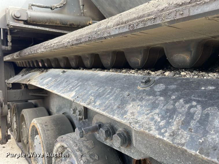 image for item LJ9628 2007 Roadtec RP195  paver