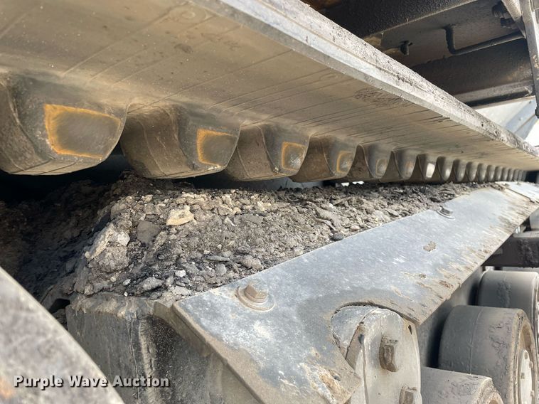 image for item LJ9628 2007 Roadtec RP195  paver