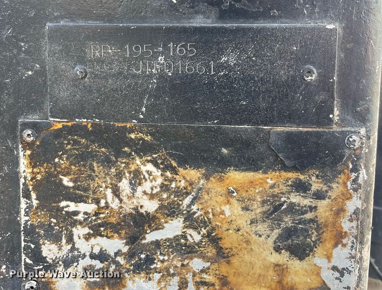 image for item LJ9628 2007 Roadtec RP195  paver