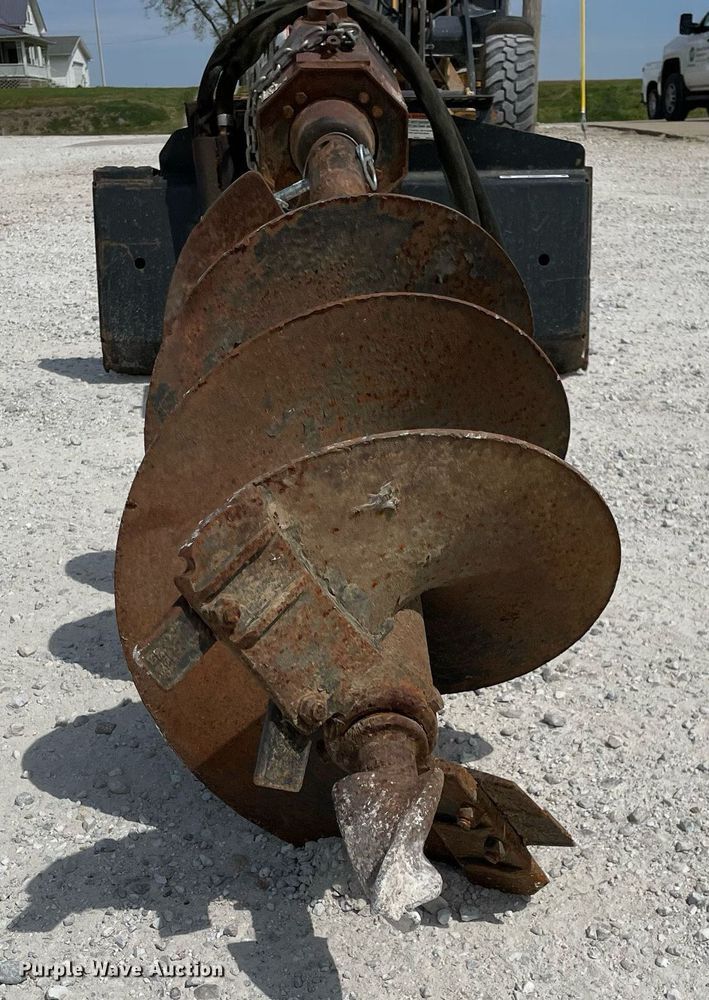 image for item LJ9633 Bobcat 30C  skid steer auger