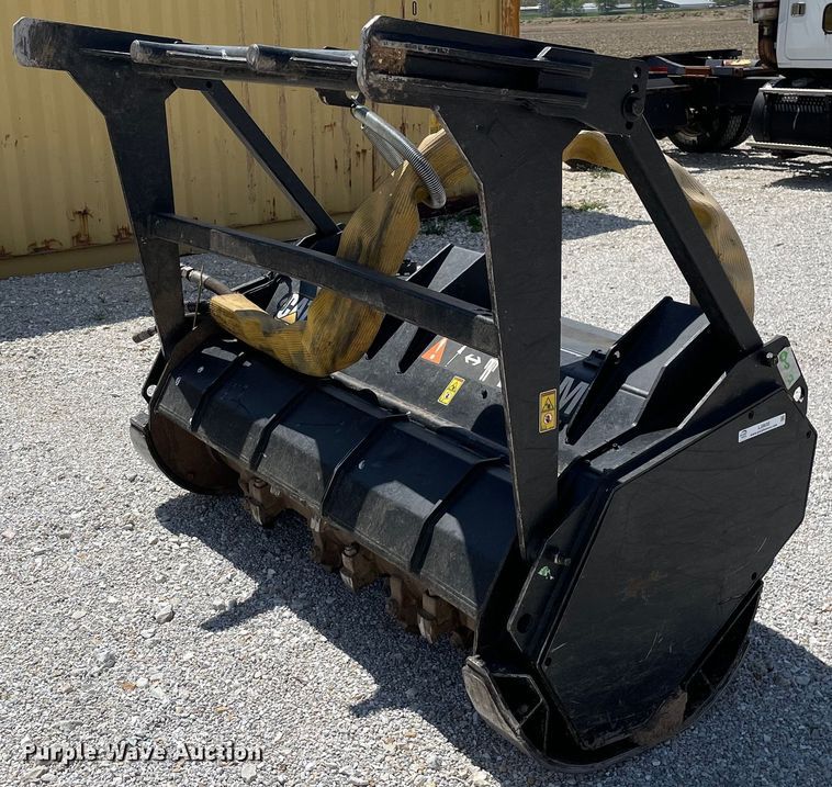 image for item LJ9635 2017 Caterpillar HM415C  skid steer mulcher