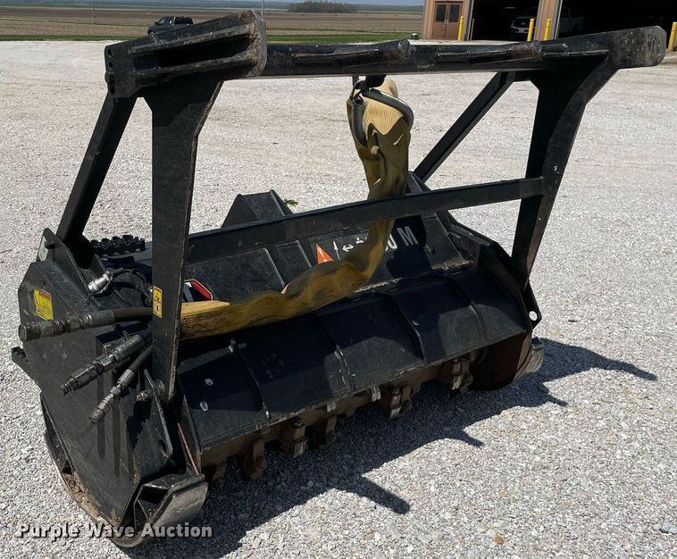 image for item LJ9635 2017 Caterpillar HM415C  skid steer mulcher