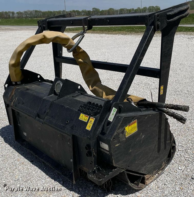 image for item LJ9635 2017 Caterpillar HM415C  skid steer mulcher