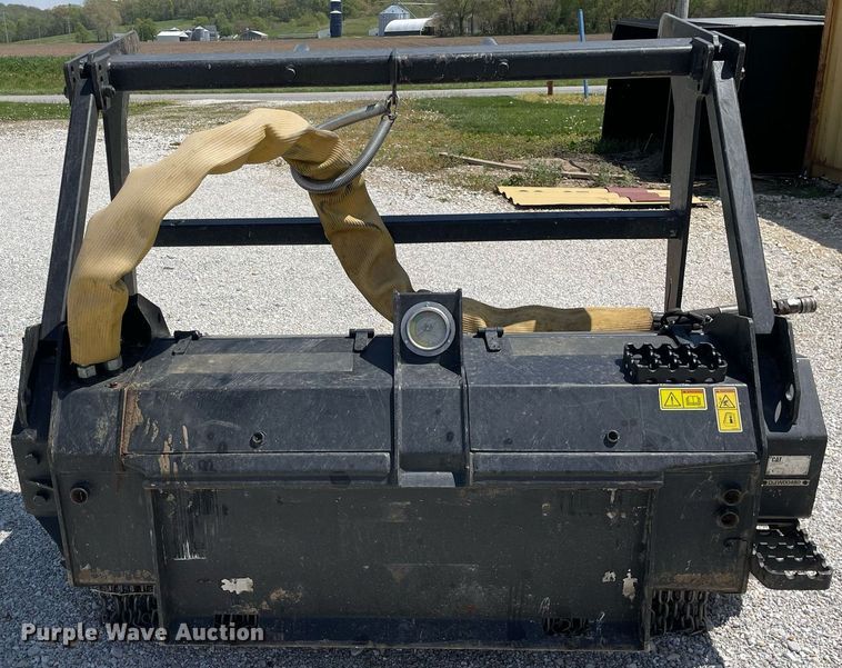 image for item LJ9635 2017 Caterpillar HM415C  skid steer mulcher