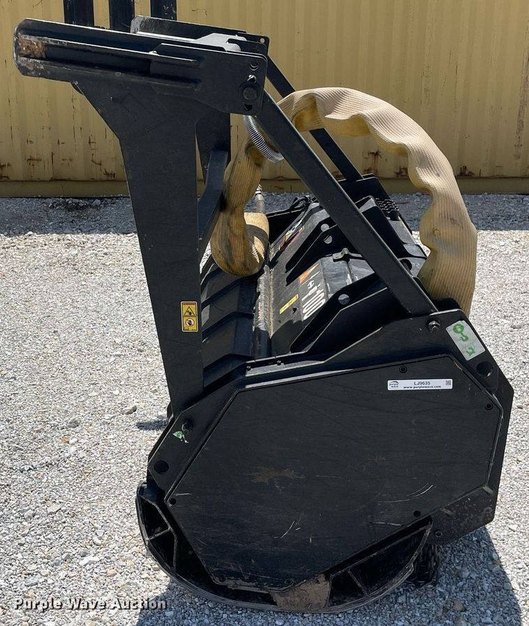 image for item LJ9635 2017 Caterpillar HM415C  skid steer mulcher