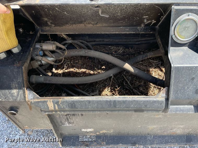 image for item LJ9635 2017 Caterpillar HM415C  skid steer mulcher