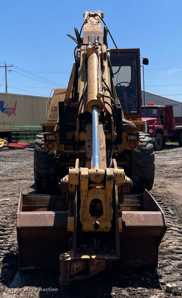 image for item LJ9642 1995 Badger 1085C  wheeled excavator