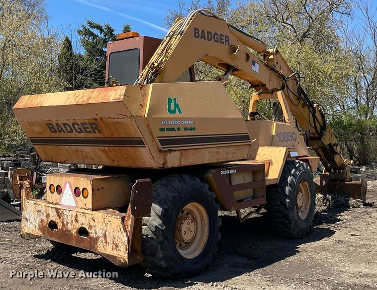 image for item LJ9642 1995 Badger 1085C  wheeled excavator