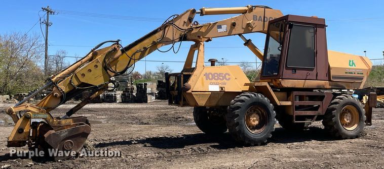 image for item LJ9642 1995 Badger 1085C  wheeled excavator