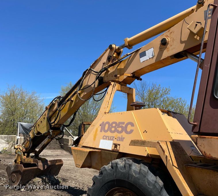 image for item LJ9642 1995 Badger 1085C  wheeled excavator