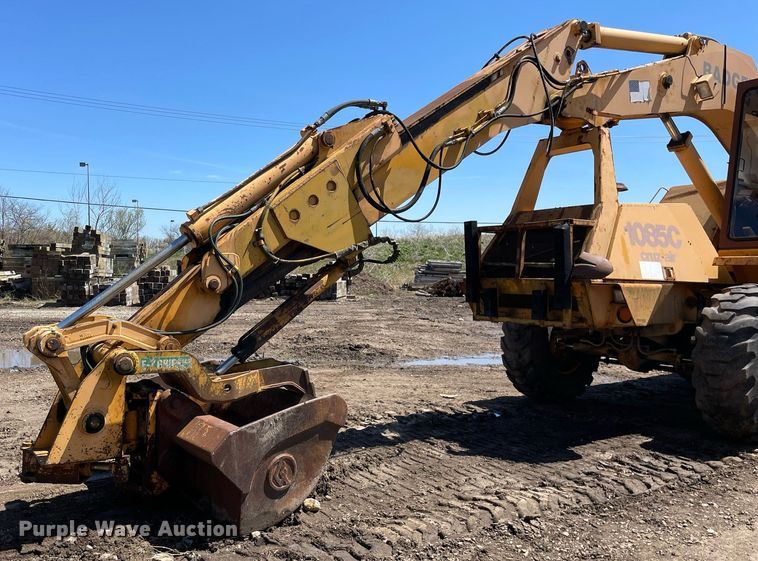 image for item LJ9642 1995 Badger 1085C  wheeled excavator