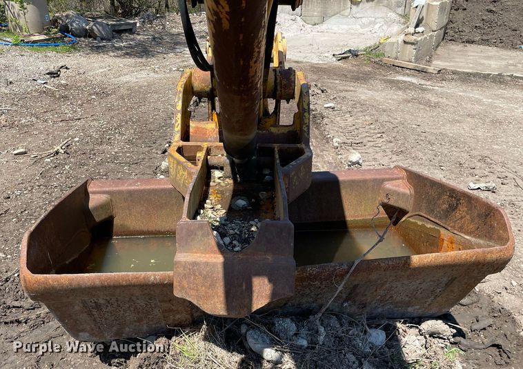 image for item LJ9642 1995 Badger 1085C  wheeled excavator