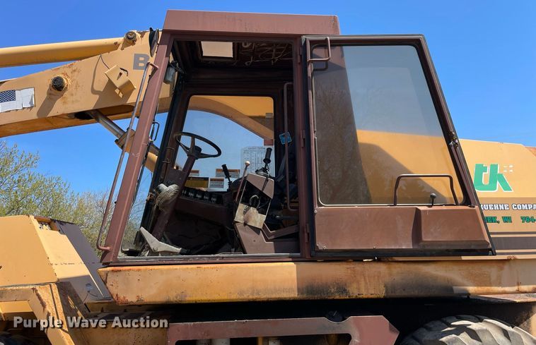 image for item LJ9642 1995 Badger 1085C  wheeled excavator