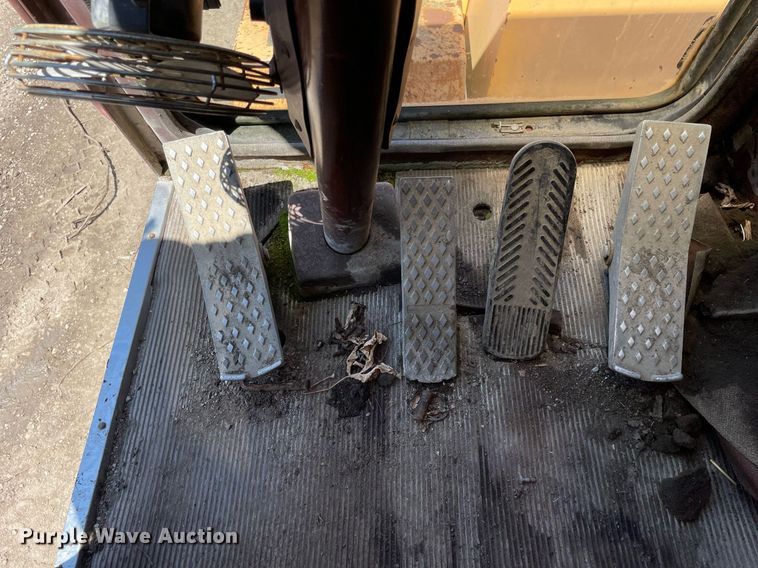 image for item LJ9642 1995 Badger 1085C  wheeled excavator