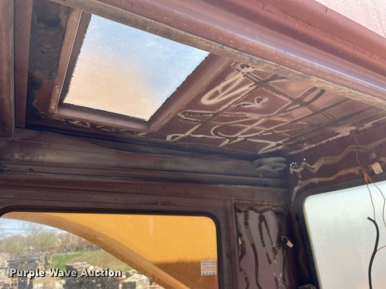 image for item LJ9642 1995 Badger 1085C  wheeled excavator